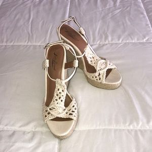 LIKE NEW Lucky Brand Crochet Wedges - Summer Staple